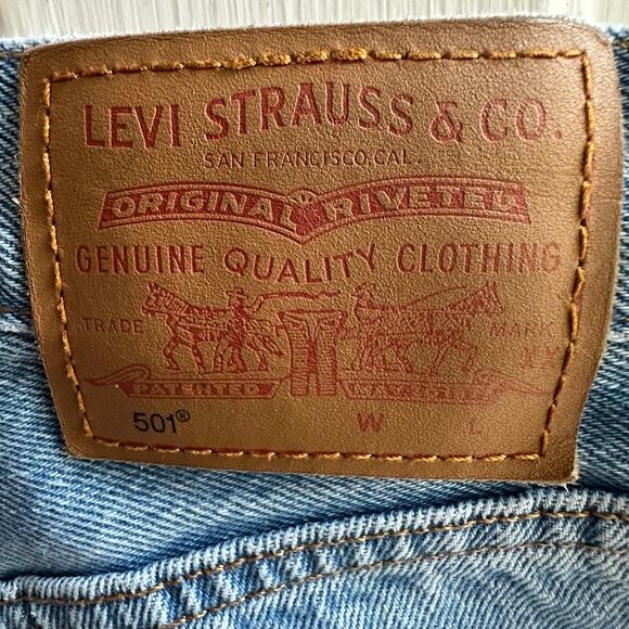 Levi's 501 90s Straight Leg Distressed Jeans Medium Wash - Picture 10 of 13